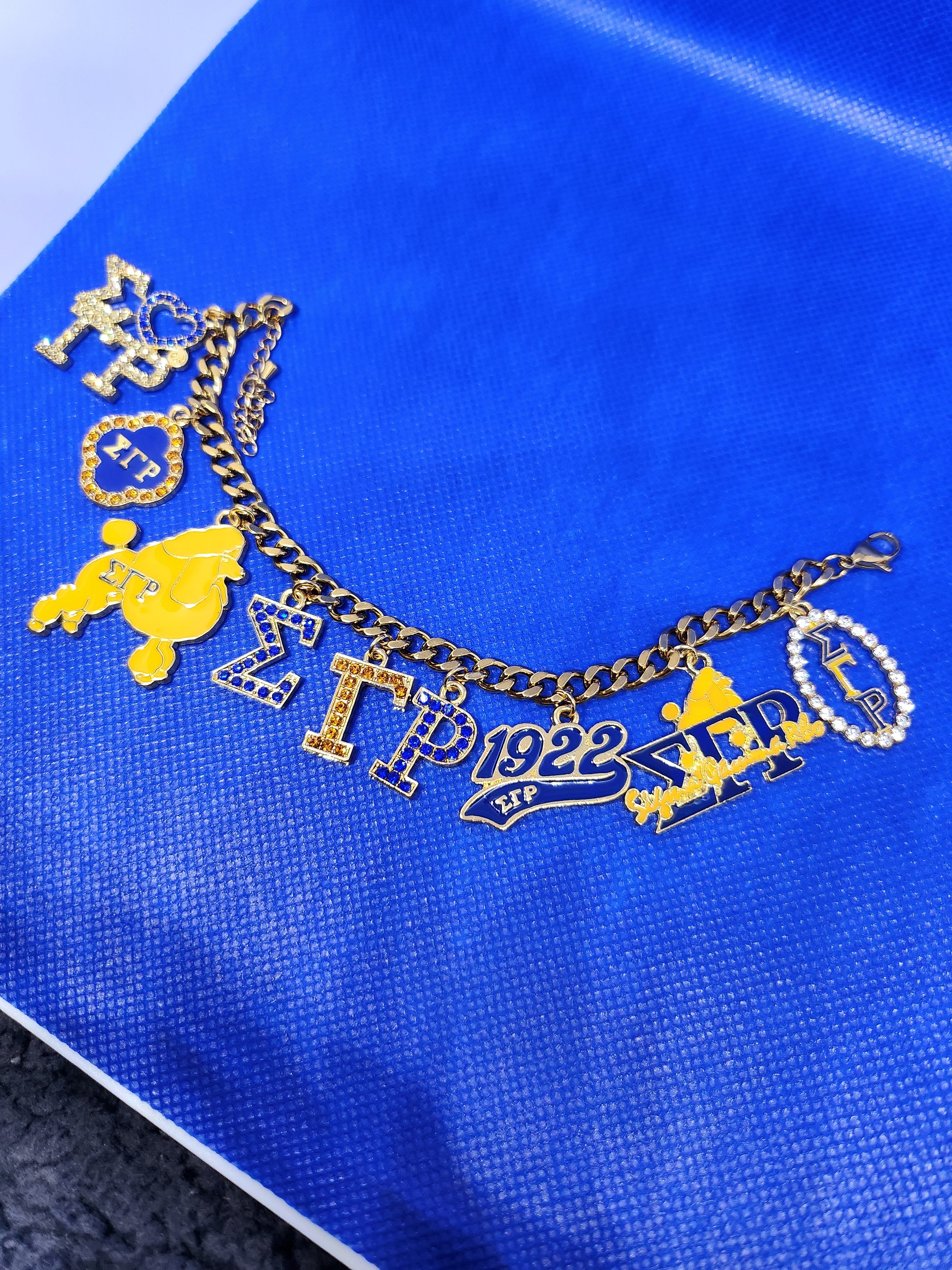 Sigma Gamma Rho (ΣΓΡ) Bracelet✨💙