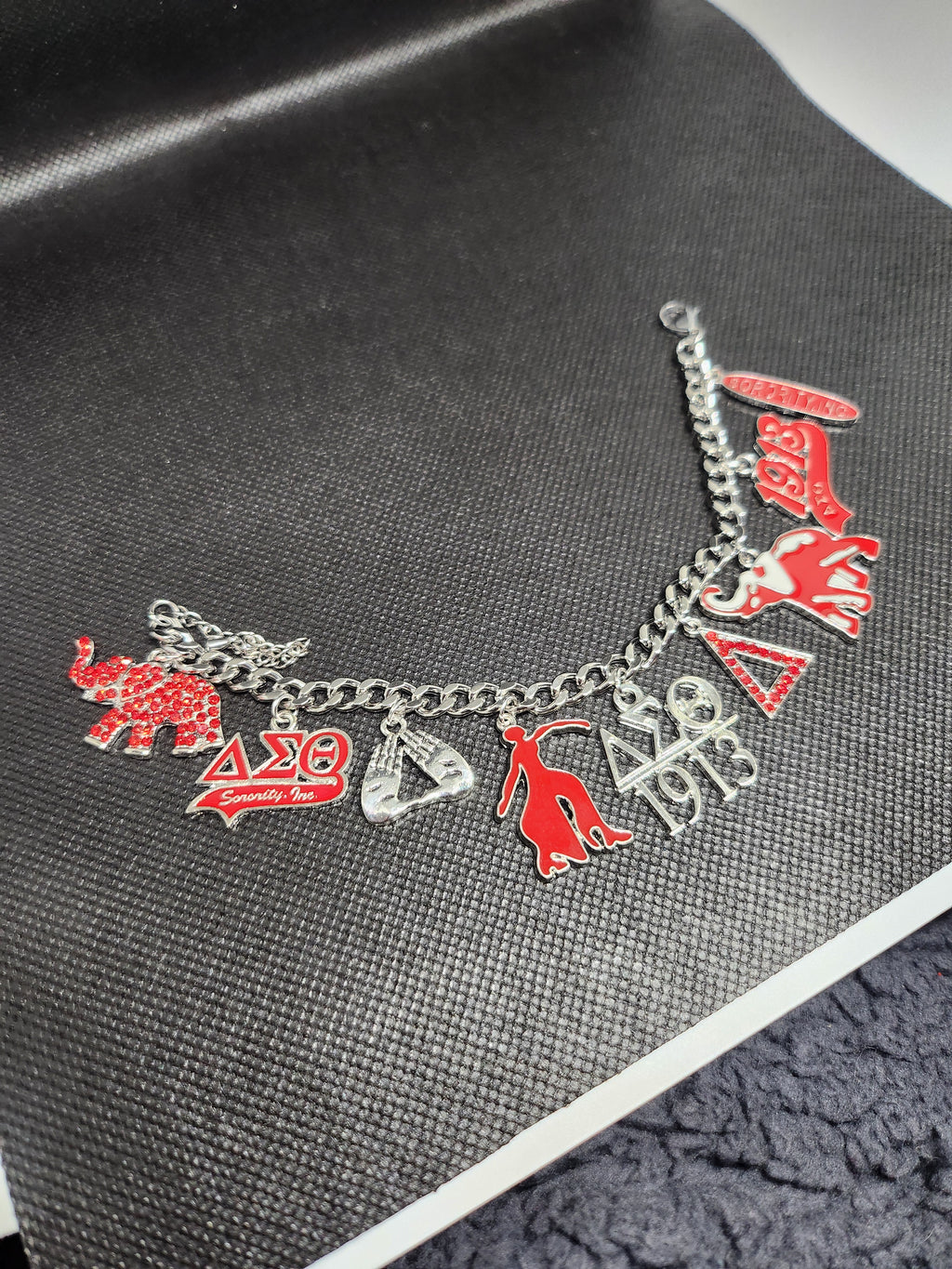 Delta Sigma Theta (ΔΣΘ) Bracelet✨❤️